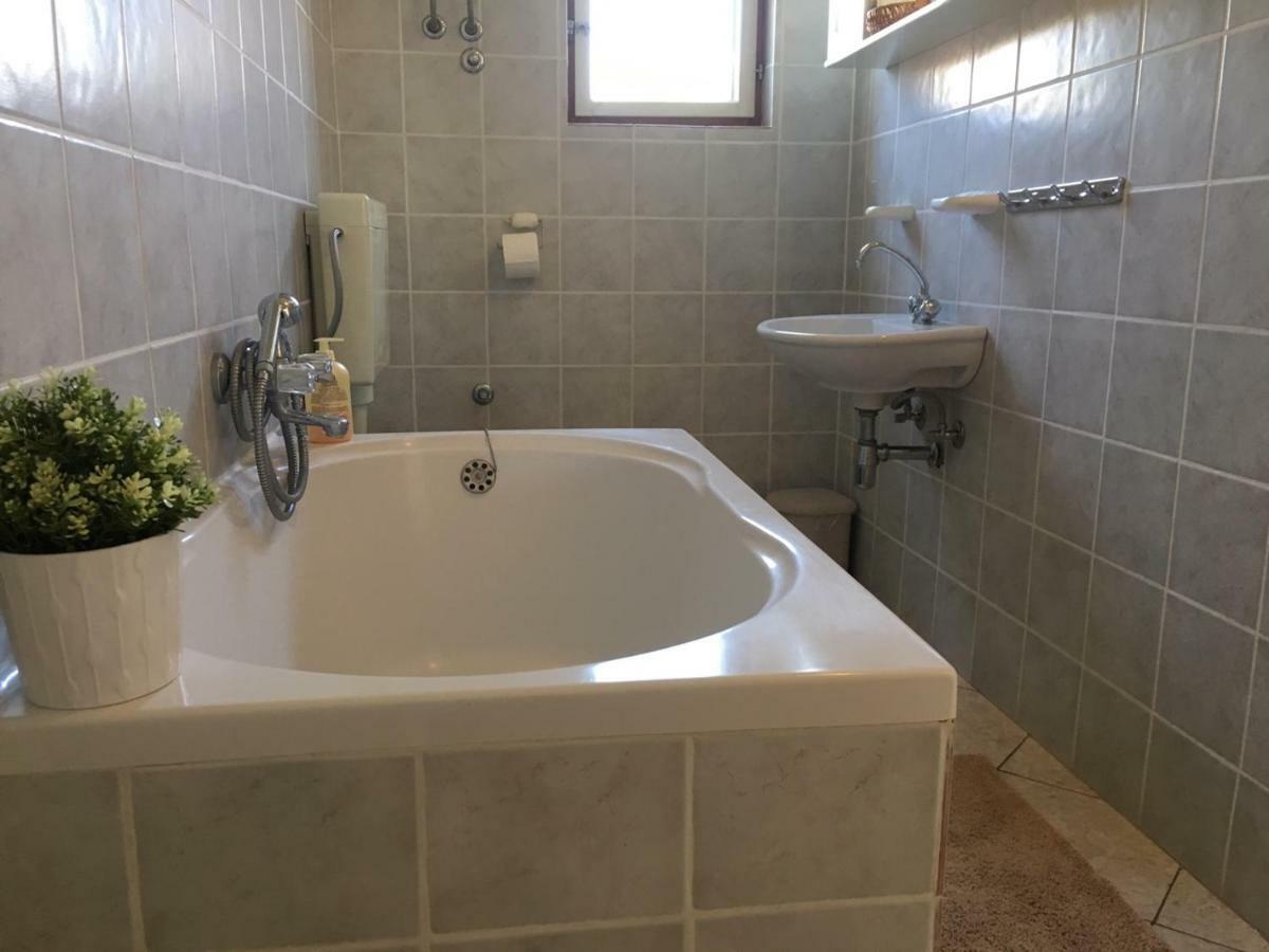 Apartments Tona Жаборич Экстерьер фото
